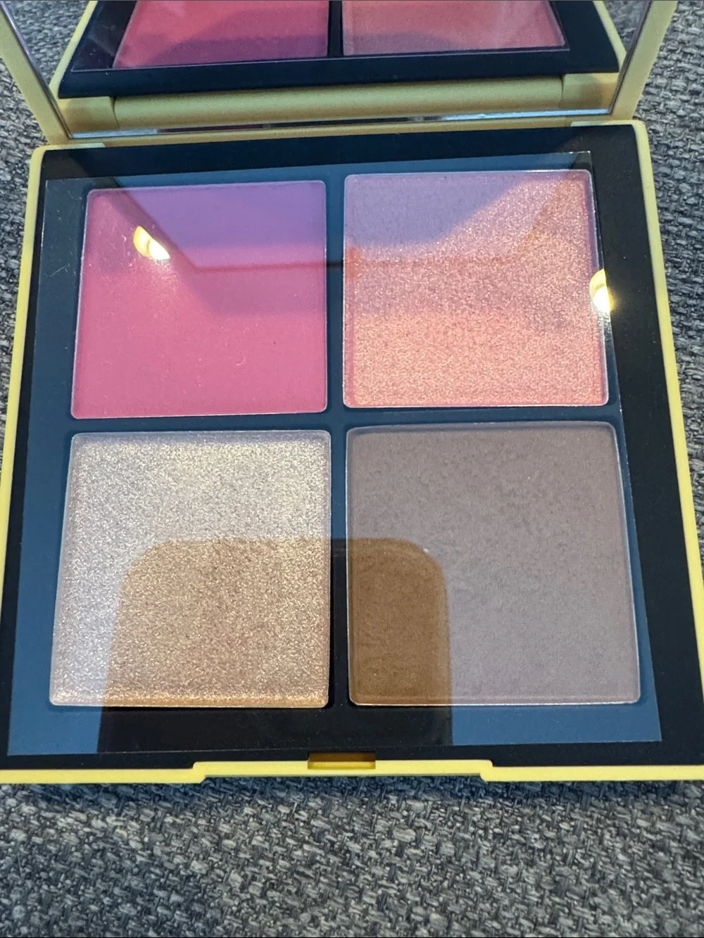 Hot Escape Cheek Palette II. Mirrored compact. 4 color options.